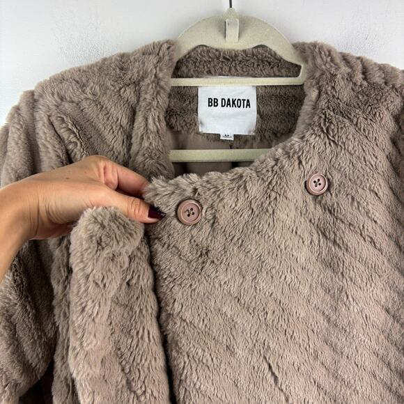 QUIET LUXURY Shaggy Coat – BB Dakota Draped Front Dark Cream – Size M - Picture 6 of 9